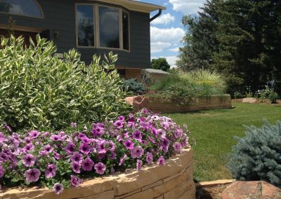 colorado buff raised strip stone planter | online landscape designs | online landscape design tool | online landscape design service | DIY landscape designs | DIY landscapes | 3D garden design | virtual garden planner | landscape consultant | backyard landscape ideas no grass | front yard landscaping | front yard landscape photos | front yard landscaping images | front yard landscaping ideas in florida | onlinelandscapedesigns.com | Colorado Buff Ashlar Pattern Design